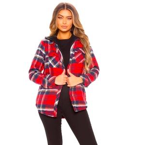 NWT. Plaid Sherpa Lined Hooded Shacket. Button & Zipper Closure. Pockets. Medium